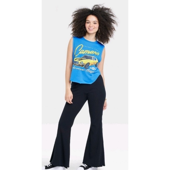 Blue Camaro Graphic Crop Top - Picture 2 of 9